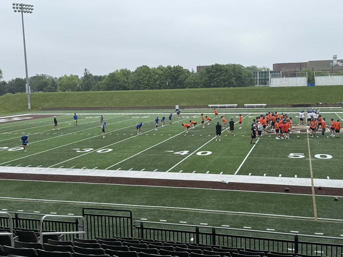 MHSTigerFtball's tweet image. Feels like fall… playing football and feeling fine!