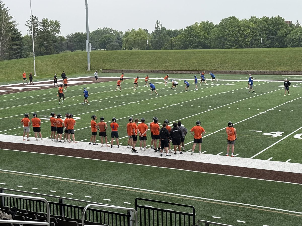MHSTigerFtball's tweet image. Feels like fall… playing football and feeling fine!