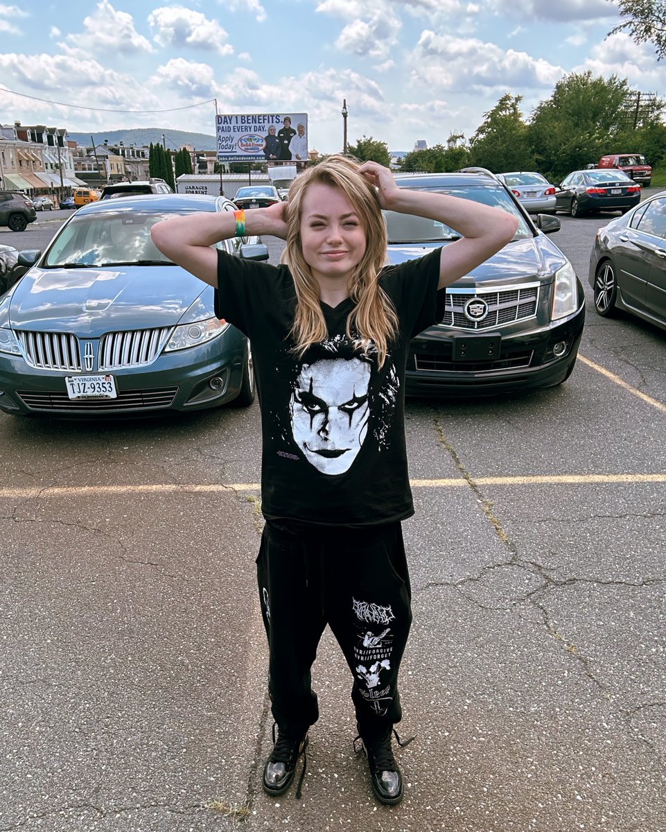 6 months sober ✨ 

i hit my goal. though i haven't really been drinking since august it's always good to set your mind to something and just do it.

We're gonna be back on top in June baby! SKEE YEE 🤘