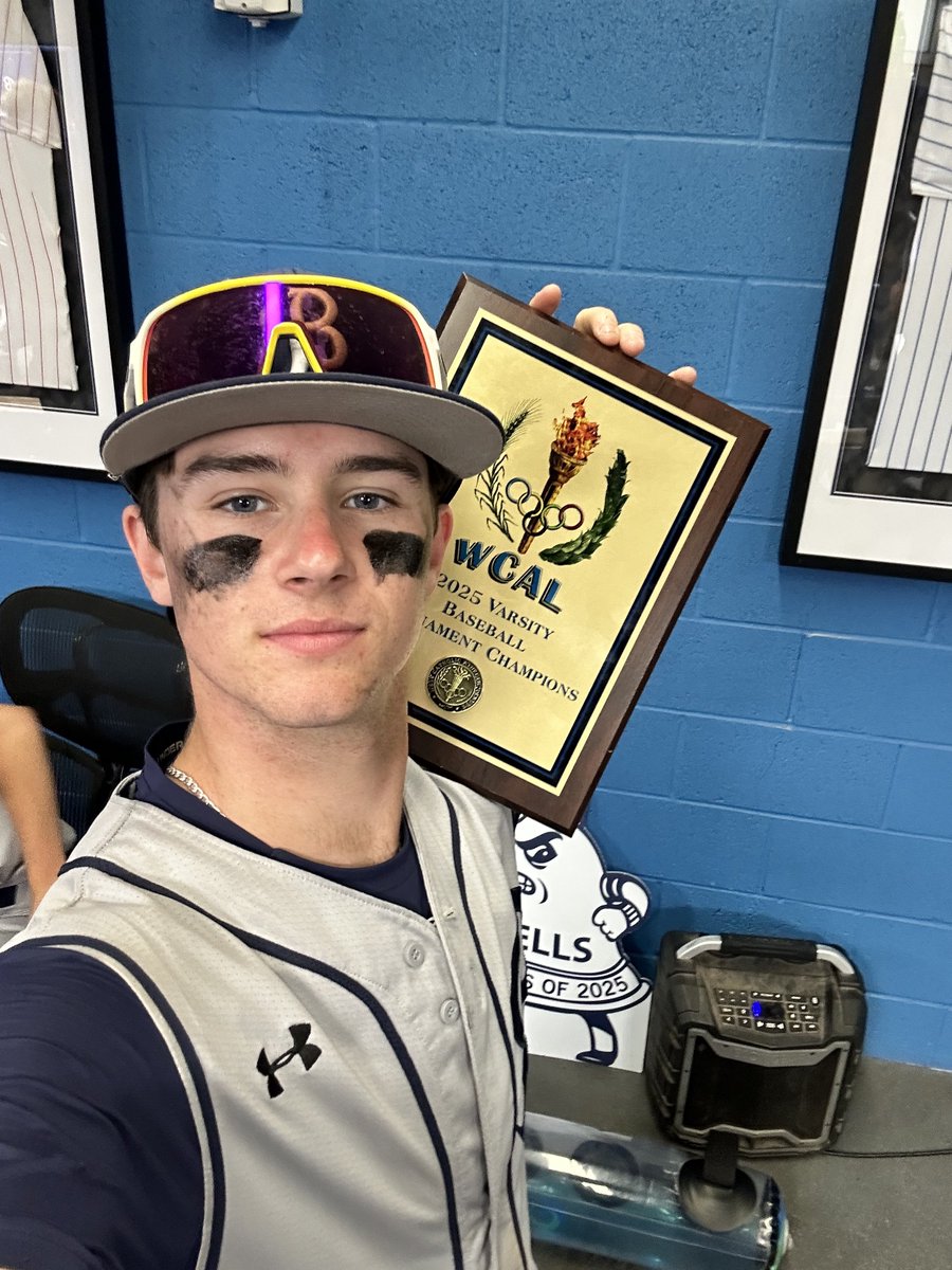 NateBateman2025's tweet image. 🚨Final WCAL Stats for 2025 Season🚨
13 GP - WCAL Champions; All League Catcher - 2nd Team
Hitting:
.344 Avg
.417 OBP
.792 OPS
3 SB
4 R
4 RBIs
Hitting out of the 7th spot
Catching:
64.2 inn
5-10 (50%) - Runners caught stealing
&lt; 1.95 Pop Time w/ 82 mph velo from behind the…