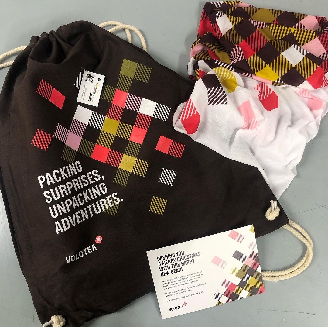 A Icària Gráficas fem volar les teves idees!
Aquestes bosses les vam fer per a <a href="/volotea/">Volotea</a> 🛫

Especialistes en impressió tèxtil personalitzada: bosses, samarretes i molt més! I...amb la calor, toca bossa nova! 🌞😉

Demana la teva!

#IcariaGràfiques #ImpressióTèxtil