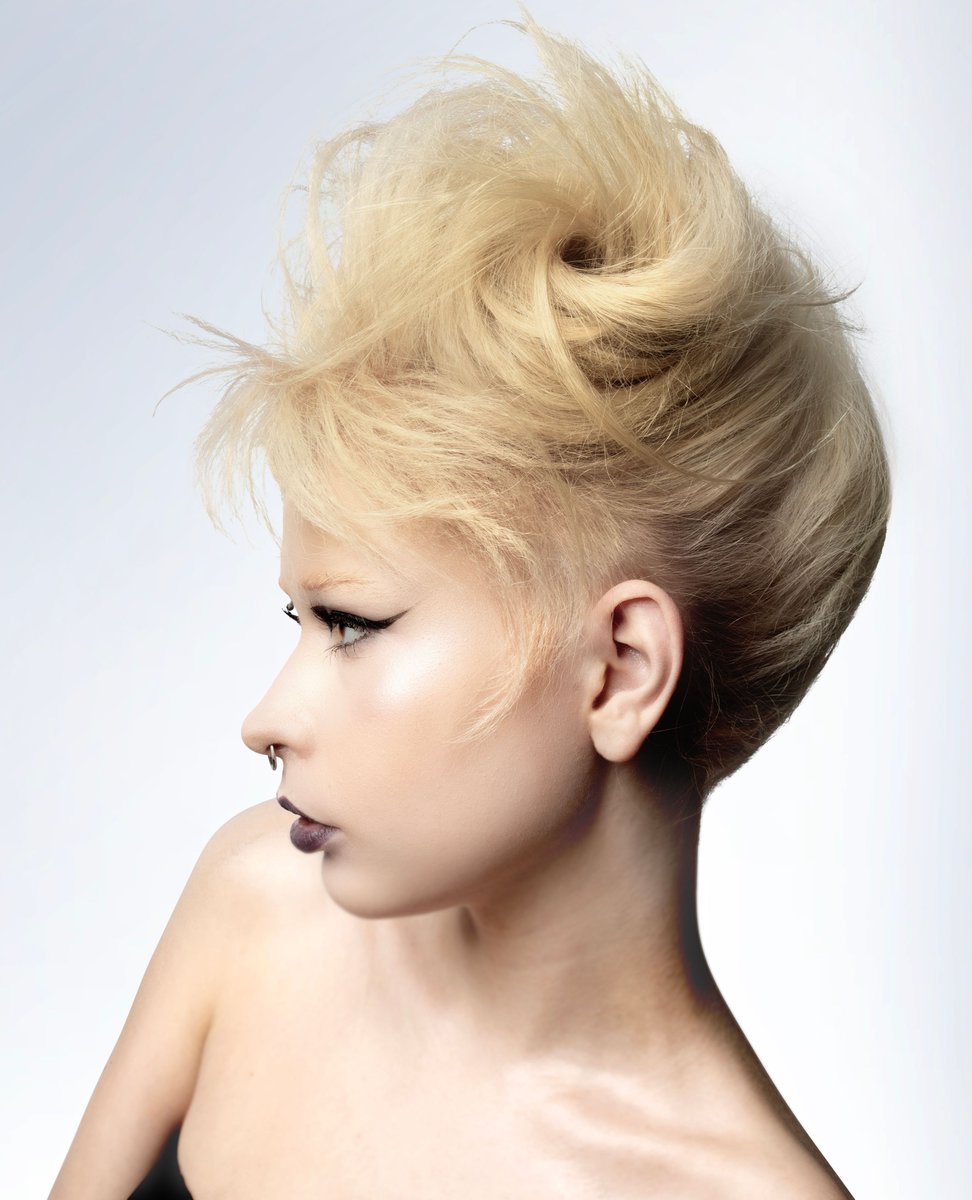 🍑 Peche Blank by Lucy Boodell is a dreamy mix of soft texture, sculptural shape, and peach-toned perfection. ✂️✨ This modern, minimalist collection plays with light, tone, and movement—proving that simplicity can be seriously striking.