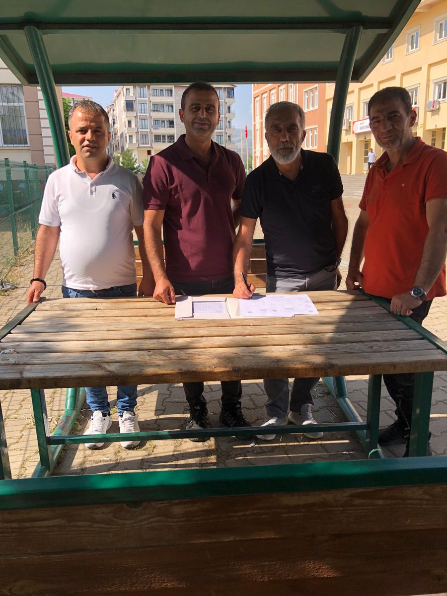 Bingöl İl Temsilcimiz Sayın Mustafa Kayaokay, üyelerimizle bir araya gelerek sendikal çalışmalarımız ve karşılaştığımız sorunlar üzerine değerlendirmelerde bulundu. Mücadelemize yürekten ortak olan tüm arkadaşlarımıza teşekkür ediyoruz. Birlikte yol alıyor, birlikte güçleniyoruz