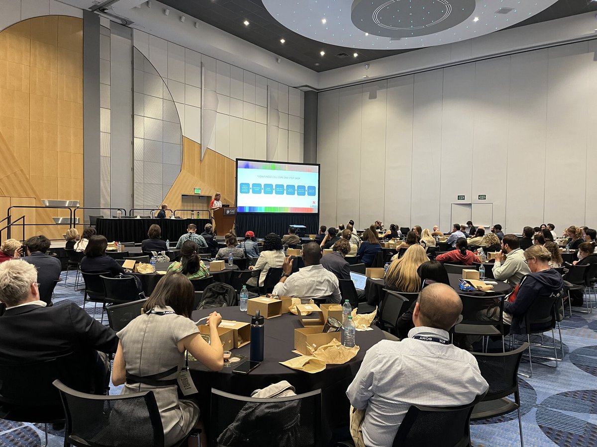 BiotechUNL's tweet image. Dirk, director of our Flow Cytometry & Single Cell Core, was invited by @10xGenomics to speak at #CYTO2025 last week! 🌍 He shared how he bridges cytometry & genomics. 🔬💡
We’re already eyeing #CYTO2026—join us in Florida!
#CoreFacilities #SingleCell #FlowCytometry