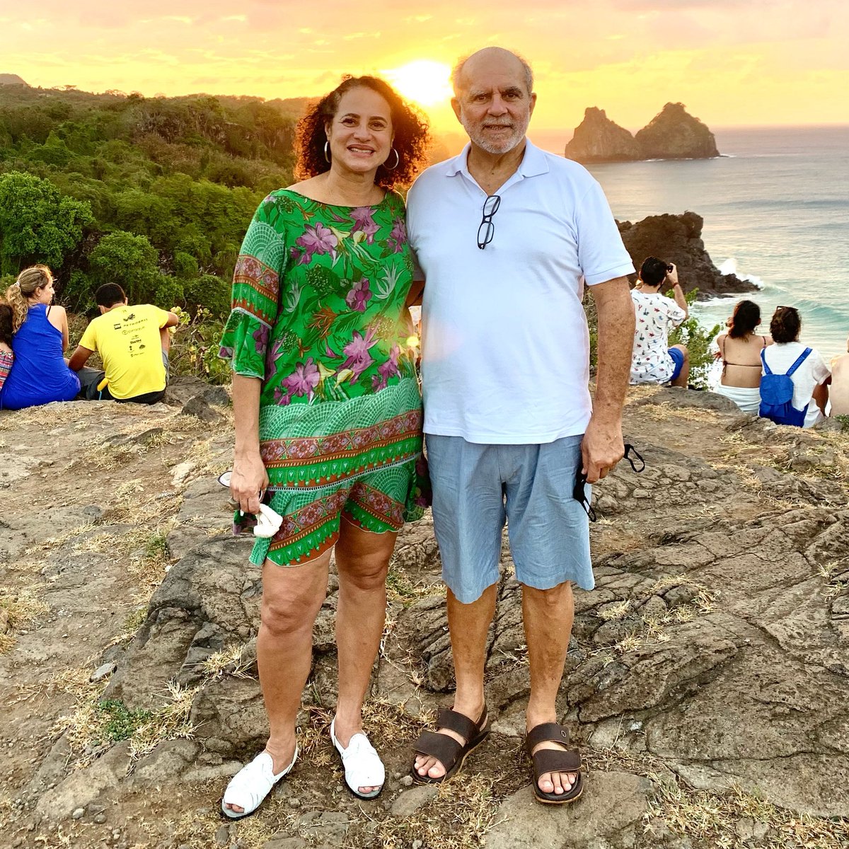 WaldemarBorges's tweet photo. Foram muitos “12 de junhos” até aqui, com todos eles marcados pelo companheirismo, respeito e carinho. Um beijo especial neste dia, Lu. 🥰 @lucianasantos https://t.co/JZA6LCy2sN