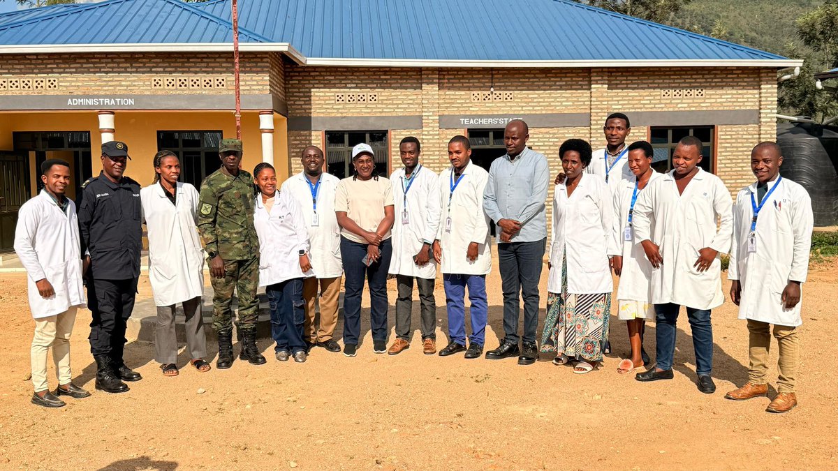 Southern Province | Rwanda (@rwandasouth) on Twitter photo Umunsi wa 7: Ubuyobozi bw'Intara n'abagize inama y'umutekano y'Intara, bakomeje gahunda yo gukurikirana no kureba ishyirwa mu bikorwa ry'imihigo mu Turere 2024-2025 , iki gikorwa kizasozwa ejo , cyakomereje mu karere ka <a href="/Muhangadis/">MUHANGA District</a> uyu munsi. Umunsi wa 7: Ubuyobozi bw'Intara n'abagize inama y'umutekano y'Intara, bakomeje gahunda yo gukurikirana no kureba ishyirwa mu bikorwa ry'imihigo mu Turere 2024-2025 , iki gikorwa kizasozwa ejo , cyakomereje mu karere ka <a href="/Muhangadis/">MUHANGA District</a> uyu munsi.