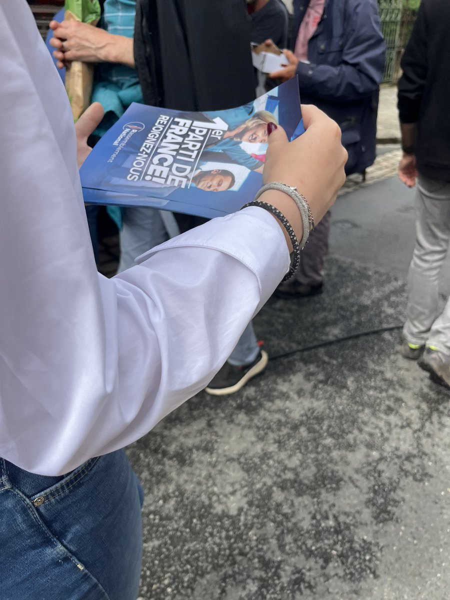 Le RNJ Côtes-d'Armor était mobilisé ce matin sur le marché de #lannion !

Très bon accueil des habitants et des commerçants lannionnais ! Ici aussi, la dynamique est lancée !

Rejoignez-nous !🇫🇷 #1erpartidefrance