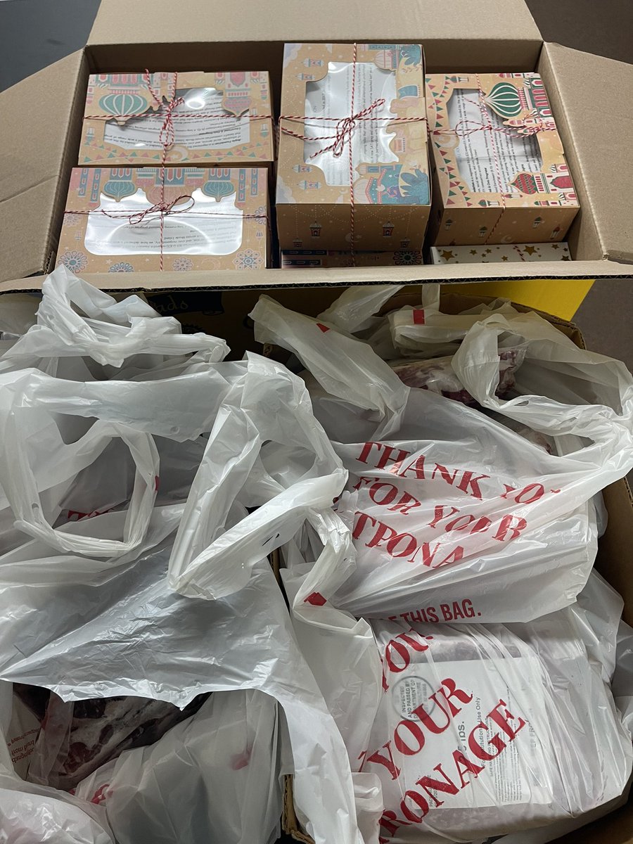 Maple_FDN_RI's tweet image. In partnership with @EmbraceRelief, we successfully carried out our Eid meat and gift distribution to local families in need.
Thank you to all who helped make this possible.
Spreading kindness, one home at a time. 🌙
#Eid #CommunitySupport #MapleFoundation #EmbraceRelief