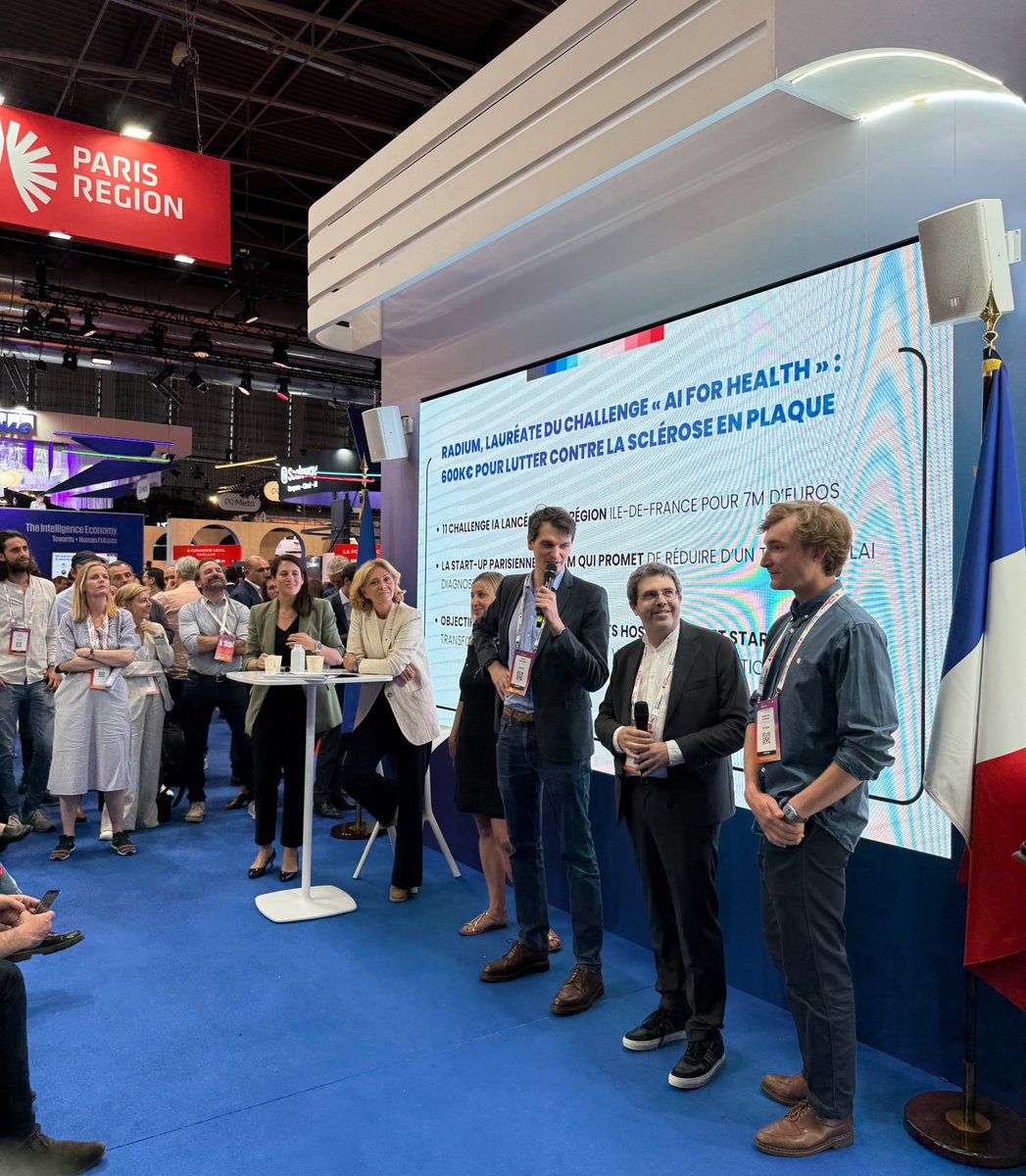 ChooseParisReg's tweet image. 🚀☀️ #VivaTech | @vpecresse et @ADublanche sont sur le stand du pavillon de l’@iledefrance ➡️ Annonces
#FemTech Lancement du premier fond en Europe
#Radium Lauréat du Challenge AI for health
#Investissement dans les infrastructures souveraines et défendre le leadership francilien