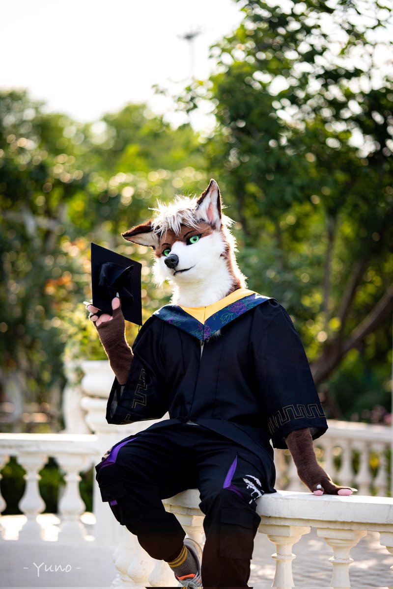 LeokkSwift2333's tweet image. “暂别夏枝,青衿志远。”
"Farewell to summer boughs, yet scholars' dreams take flight."
#FursuitFriday
🐺
📷:@WenstLing 的男人!(找不到推特号了w)
🪡:@smallyuXP
🐉
📷:@D_seveN07
🪡:@ErqingZ