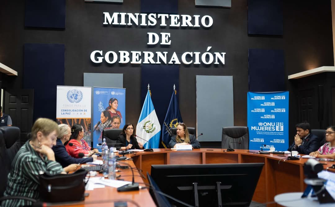 ONU Mujeres Guatemala (@onumujeresgt) on Twitter photo 🗞️ #ONUMujeres🇬🇹, <a href="/PNUDGuatemala/">PNUD Guatemala</a> y <a href="/UNFPAGuatemala/">UNFPA Guatemala</a> presentaron el informe semestral de avances del proyecto #MujeresLiderandoPaz, Potenciando la #ParticipaciónDeLasMujeres en condiciones de #igualdad y seguridad para la #ConstrucciónDeLaPaz, ante la junta del proyecto. 🗞️ #ONUMujeres🇬🇹, <a href="/PNUDGuatemala/">PNUD Guatemala</a> y <a href="/UNFPAGuatemala/">UNFPA Guatemala</a> presentaron el informe semestral de avances del proyecto #MujeresLiderandoPaz, Potenciando la #ParticipaciónDeLasMujeres en condiciones de #igualdad y seguridad para la #ConstrucciónDeLaPaz, ante la junta del proyecto.
