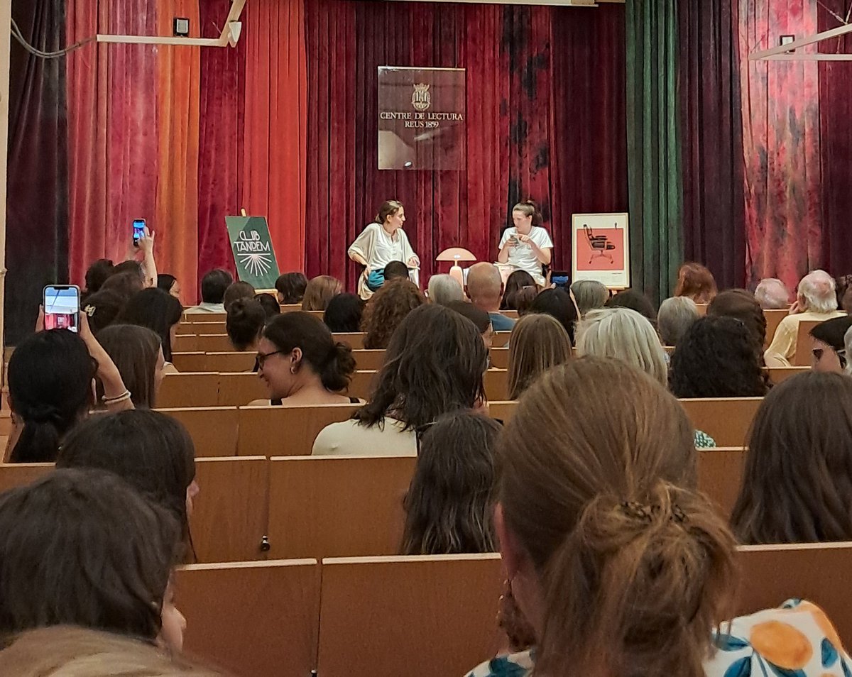 Antoni Veciana Ribes (@antoniveciana) on Twitter photo Ferrater de la mà del Club Tàndem omple del tot el <a href="/LLetresCLR/">Lletres al Centre</a> i amb una mitjana d'edat per sota de la mitjana Ferrater de la mà del Club Tàndem omple del tot el <a href="/LLetresCLR/">Lletres al Centre</a> i amb una mitjana d'edat per sota de la mitjana