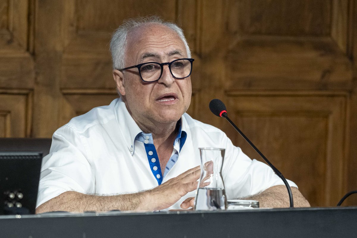 🗣️ ‘Els Cors Clavé a Lleida’ centren la tercera conferència del cicle que dediquem a Josep Anselm Clavé en el seu bicentenari.

🎶 El catedràtic Lluís Marc Herrera ha recorregut la història dels cors lleidatans des del 1864 fins al 1930.

+ℹ️iei.cat/ca/administrac…