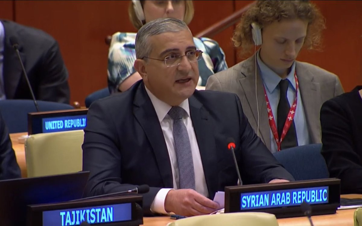 SyriatoUN's tweet image. مداخلة الجمهورية العربية السورية أمام الجلسة غير الرسمية للجمعية العامة بشأن المفقودين 12/6/2025
رابط الفيديو:
youtu.be/3-p1N2Wo5xg?si…