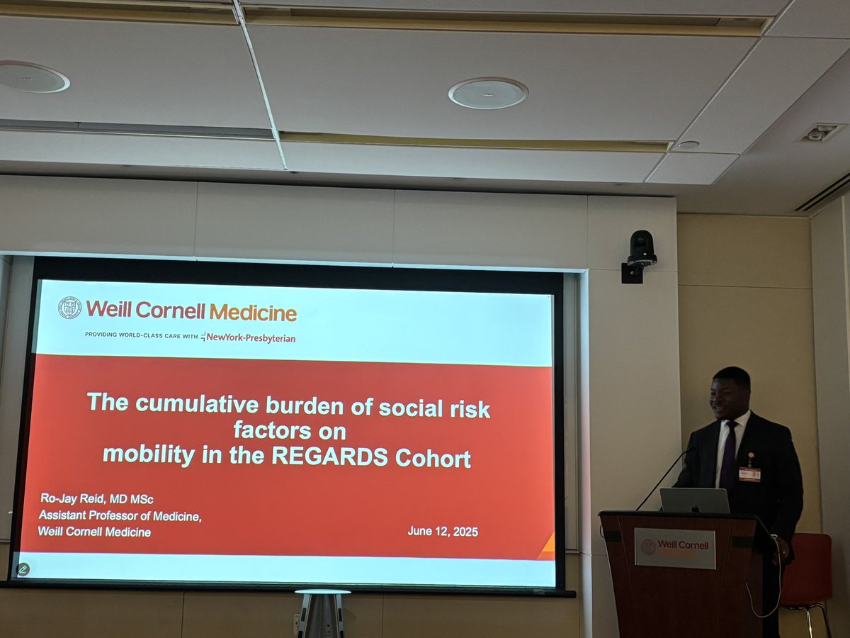 WCMGIM's tweet image. Competitive seed grant awardees presented their research topics on gastronomy teaching for pediatric patients/caregivers, social risk factors of stroke, and master coach program for culture change with feedback. #PCIHM25, #proudtobeGIM, @WeillCornell @WCMDeptofMed