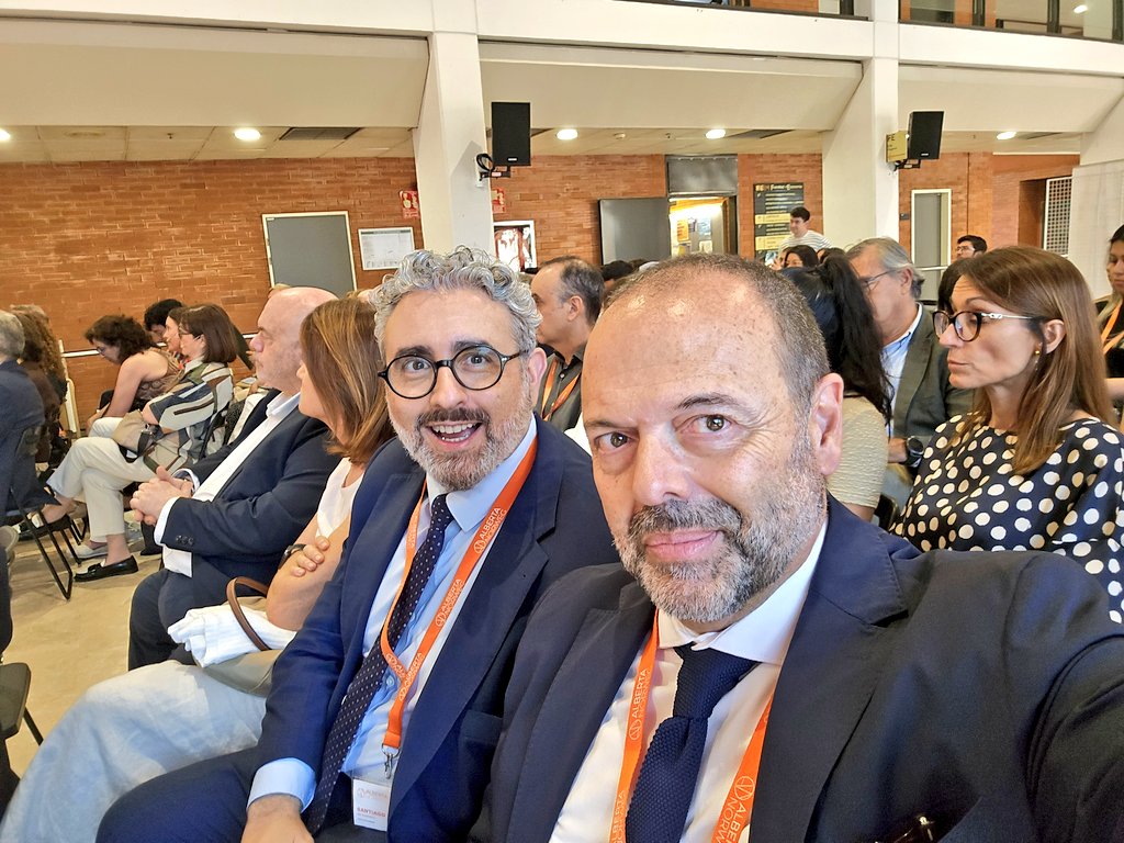 Santiago de Taranco (@detaranco) on Twitter photo En la <a href="/fdeconomiauv/">Facultat d'Economia</a> en el evento #Mentores, Acto de Clausura del curso 2024/25. Mentoría de los Máster de la Facultat desde la empresas de la Comunidad Valenciana que ofrecen la experiencia y la orientación para su futuro profesional. Eventos <a href="/albertanorweg/">Alberta Norweg</a> En la <a href="/fdeconomiauv/">Facultat d'Economia</a> en el evento #Mentores, Acto de Clausura del curso 2024/25. Mentoría de los Máster de la Facultat desde la empresas de la Comunidad Valenciana que ofrecen la experiencia y la orientación para su futuro profesional. Eventos <a href="/albertanorweg/">Alberta Norweg</a>