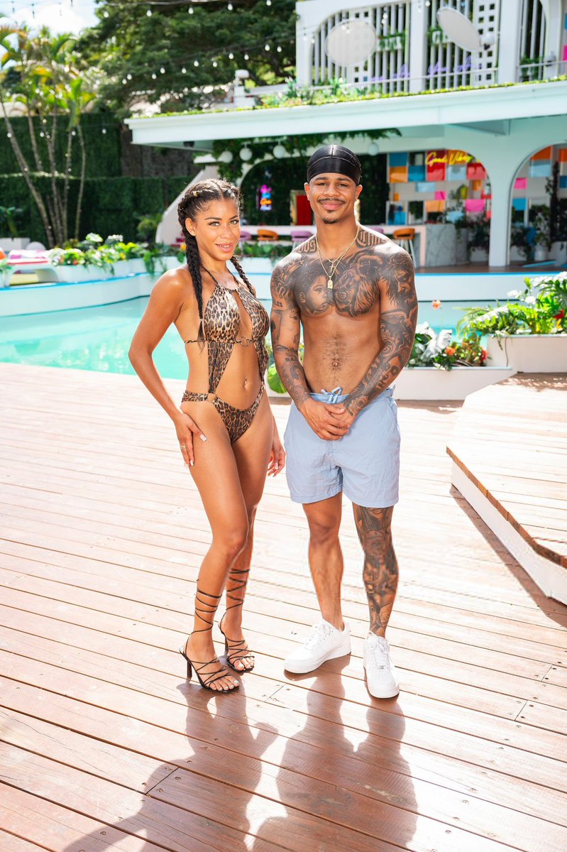 Amaya and Ace couldn’t even hug for the picture 😭