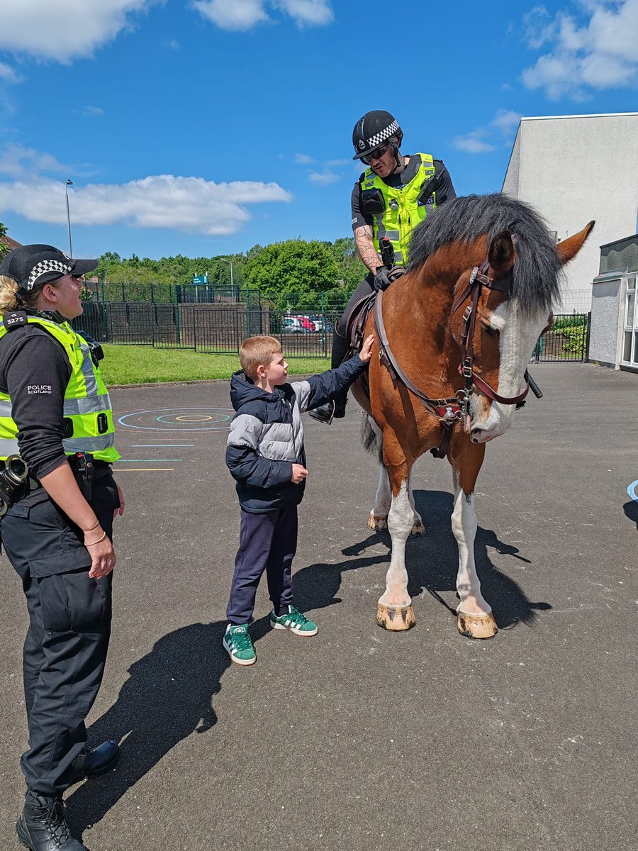 We absolutely loved having the mounted police along to visit our school during Health Week! ❤️🐴 Our children were so excited to meet the beautiful horses and your police officers. Thank you for coming along!