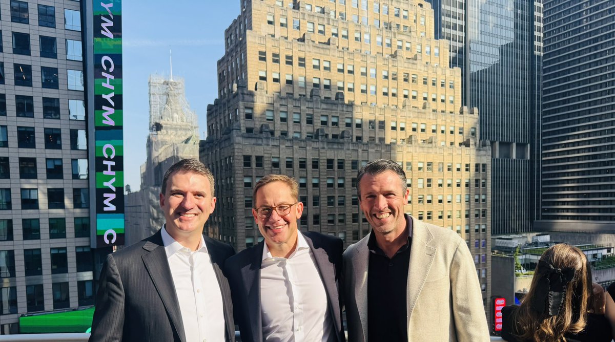 Greg Yap (@grgyap) on Twitter photo Congrats <a href="/Chime/">Chime</a> team for IPO and more importantly building an amazing company that is making banking better for millions of Americans! <a href="/chrisrbritt/">Chris R Britt</a> <a href="/ryanking/">Ryan King</a> and Menlo's <a href="/shawnvc/">Shawn Carolan</a>. Go CHYM! Congrats <a href="/Chime/">Chime</a> team for IPO and more importantly building an amazing company that is making banking better for millions of Americans! <a href="/chrisrbritt/">Chris R Britt</a> <a href="/ryanking/">Ryan King</a> and Menlo's <a href="/shawnvc/">Shawn Carolan</a>. Go CHYM!