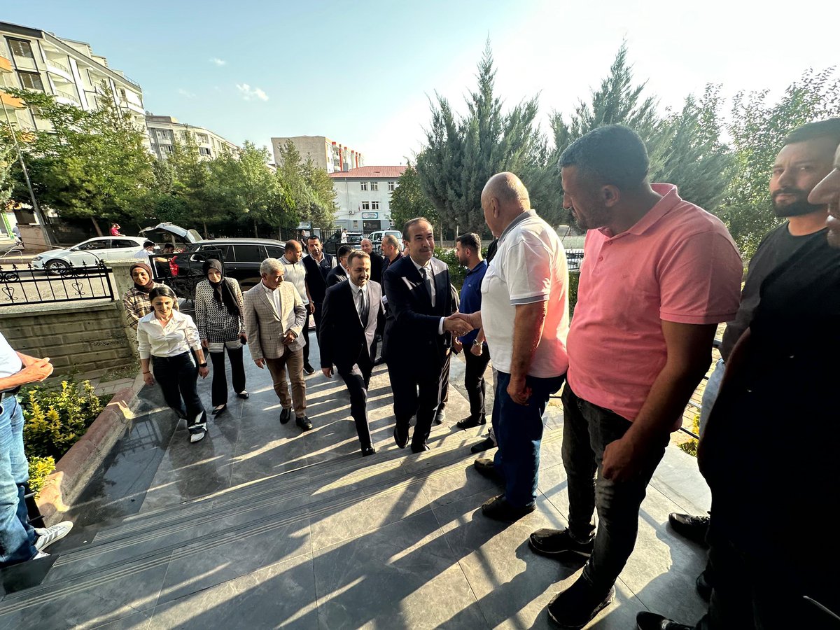 AK Parti Siirt (@akpartisiirt) on Twitter photo Genel Merkez MKYK Üyemiz Sayın Mustafa Özkan, İl Başkanlığımızı ziyaret ederek İl Başkanımız Sayın <a href="/AvCanerOzturan/">Av. Bahri Caner ÖZTURAN</a> ile bir araya geldi.
Nazik ziyaretleri için kendilerine teşekkür ediyor, çalışmalarında başarılar diliyoruz. Genel Merkez MKYK Üyemiz Sayın Mustafa Özkan, İl Başkanlığımızı ziyaret ederek İl Başkanımız Sayın <a href="/AvCanerOzturan/">Av. Bahri Caner ÖZTURAN</a> ile bir araya geldi.
Nazik ziyaretleri için kendilerine teşekkür ediyor, çalışmalarında başarılar diliyoruz.
