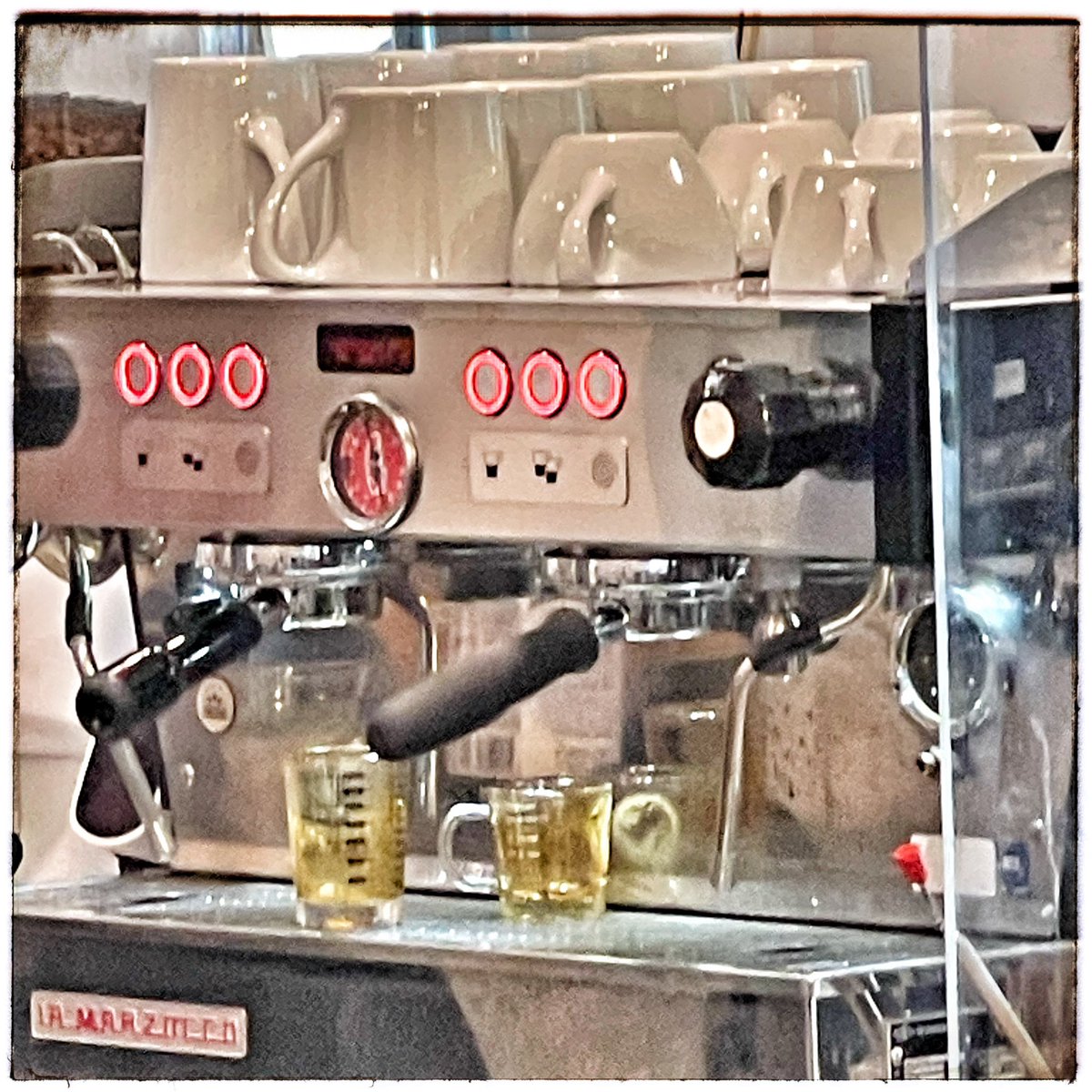 Chillin’ at my local #coffee shop (@jedidiahcoffee ) sipping on my #Americano on a cozy overcast Thursday morning in beautiful #LagunaBeach 

#cafe #caffiene #laguna #beach #coffee #jedidiah #jedidiahcoffee