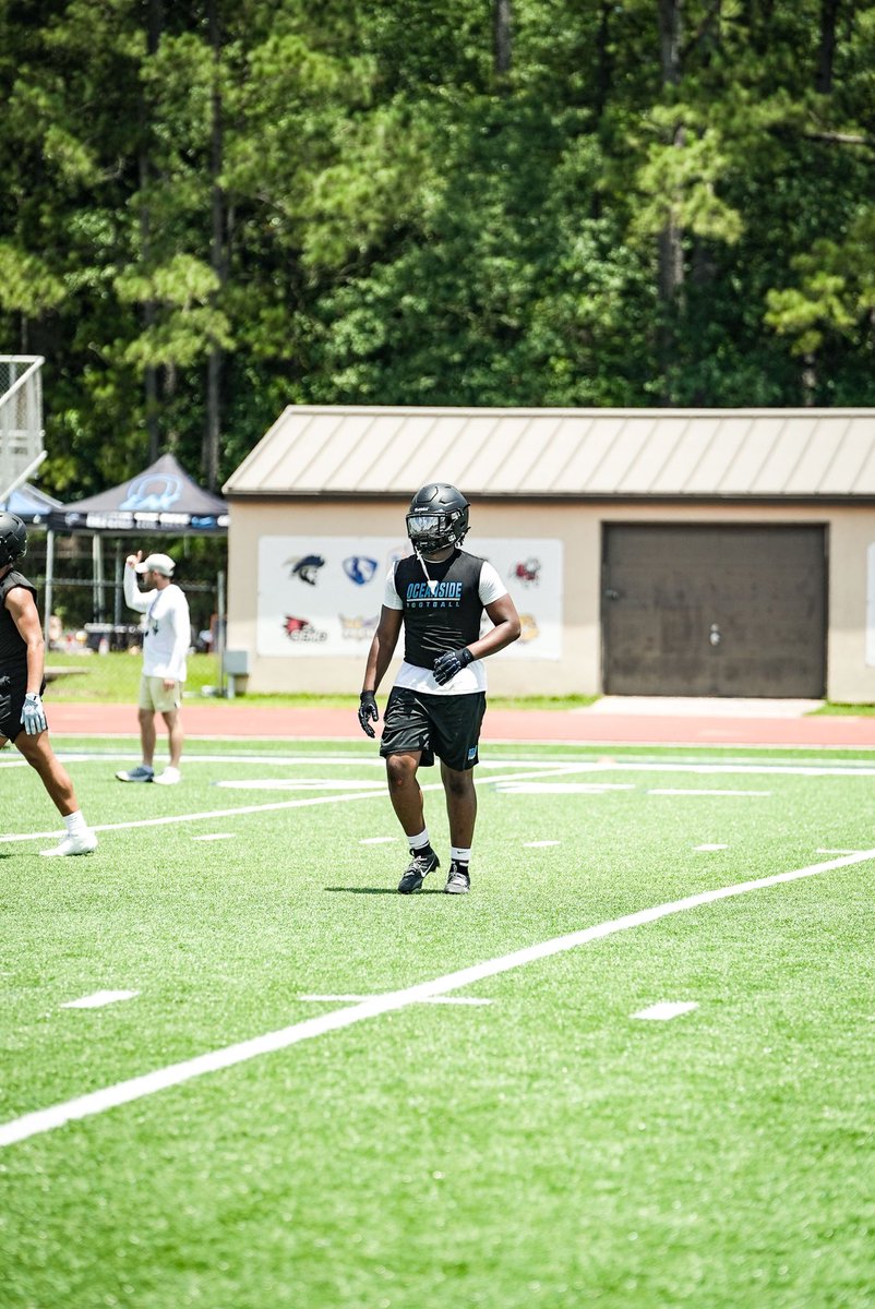 Rolovesthegame's tweet image. Year 4️⃣ 🦈 We working‼️
@CoachLaPradOCA @OceansideFootb1