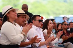 RadioElite997's tweet image. USD 40 millones para fortalecer a las organizaciones indígenas, afroecuatorianas y montubias en todo el país. 🇪🇨 El presidente @DanielNoboaOk lideró la entrega de USD 800 mil no reembolsables como parte del proyecto #Profecpiam.   Estos recursos permitirán promover el…
