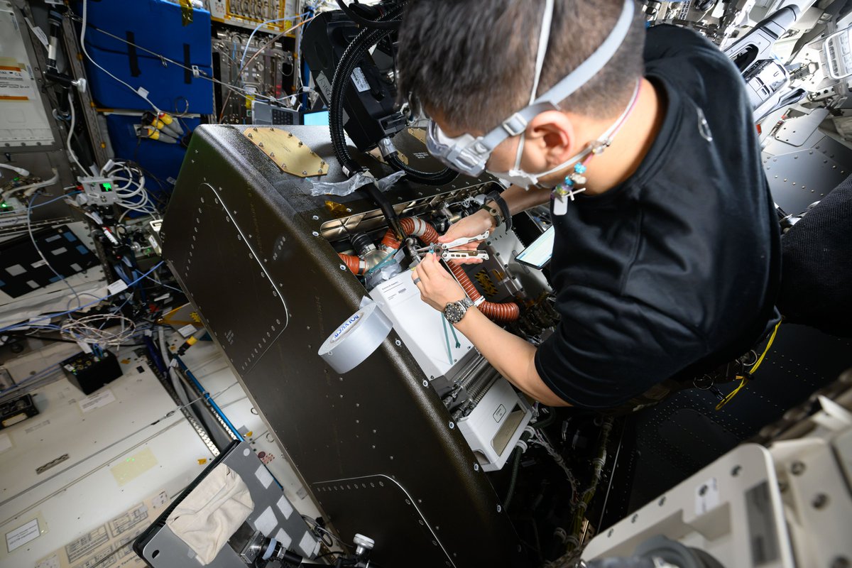 JonnyKimUSA's tweet image. M+62: We don’t work behind payload racks often, but sometimes maintenance calls for it.
In this case, cleaning out air filters and inspecting seals, and replacing chipsets in our servers, all with the assistance of Mission Control following along with live video.
One thing…