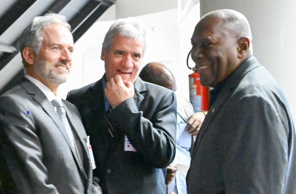 Una delegación encabezada por el miembro del Buró Político y vicepresidente de #Cuba 🇨🇺, <a href="/SalvadorValdesM/">SalvadorVM</a>, participará en la Cumbre Brasil-Caribe, que se desarrollará el próximo 13 de junio en Brasilia, República Federativa de #Brasil 🇧🇷.

🔗cubaminrex.cu/es/participara…