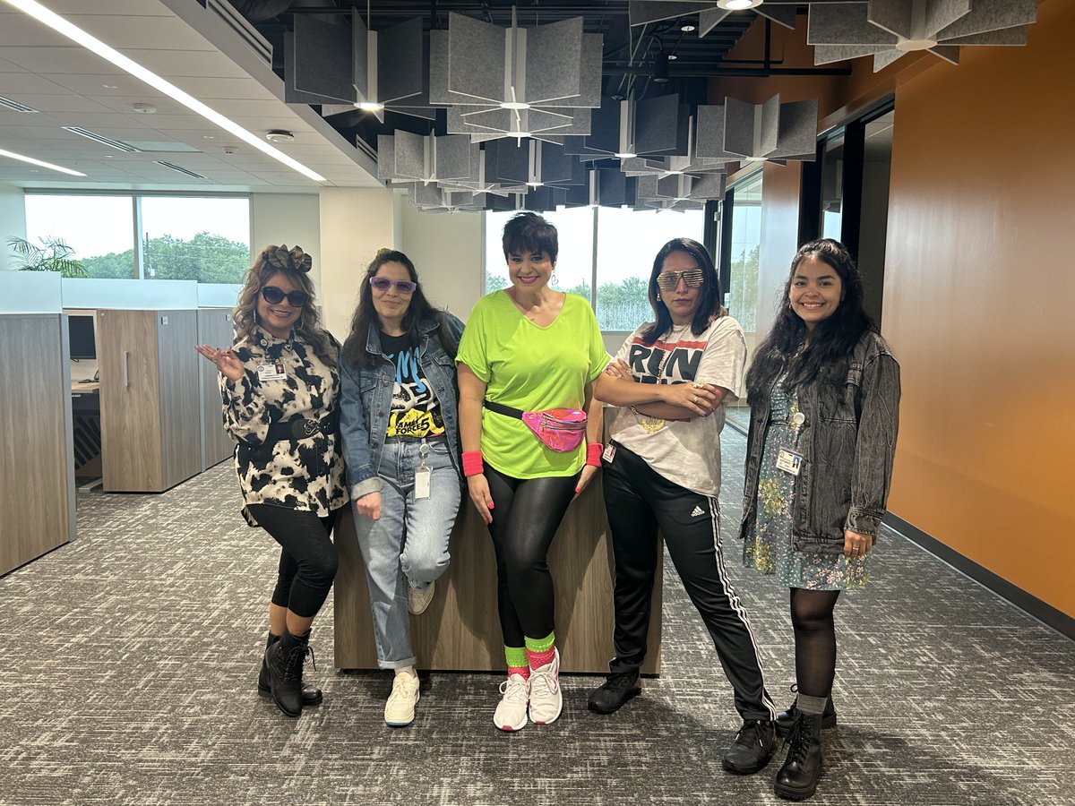 CFISDHeatherK's tweet image. We traveled through time for Decades Day and loved every minute of it! From poodle skirts to bell-bottoms to scrunchies, it was amazing seeing everyone dressed in their favorite era! 🕺📼📻 #DecadesDay #SummerTimeWorkFun @CFISDCOMMPROG @CFISDengagement @CyFairISD
