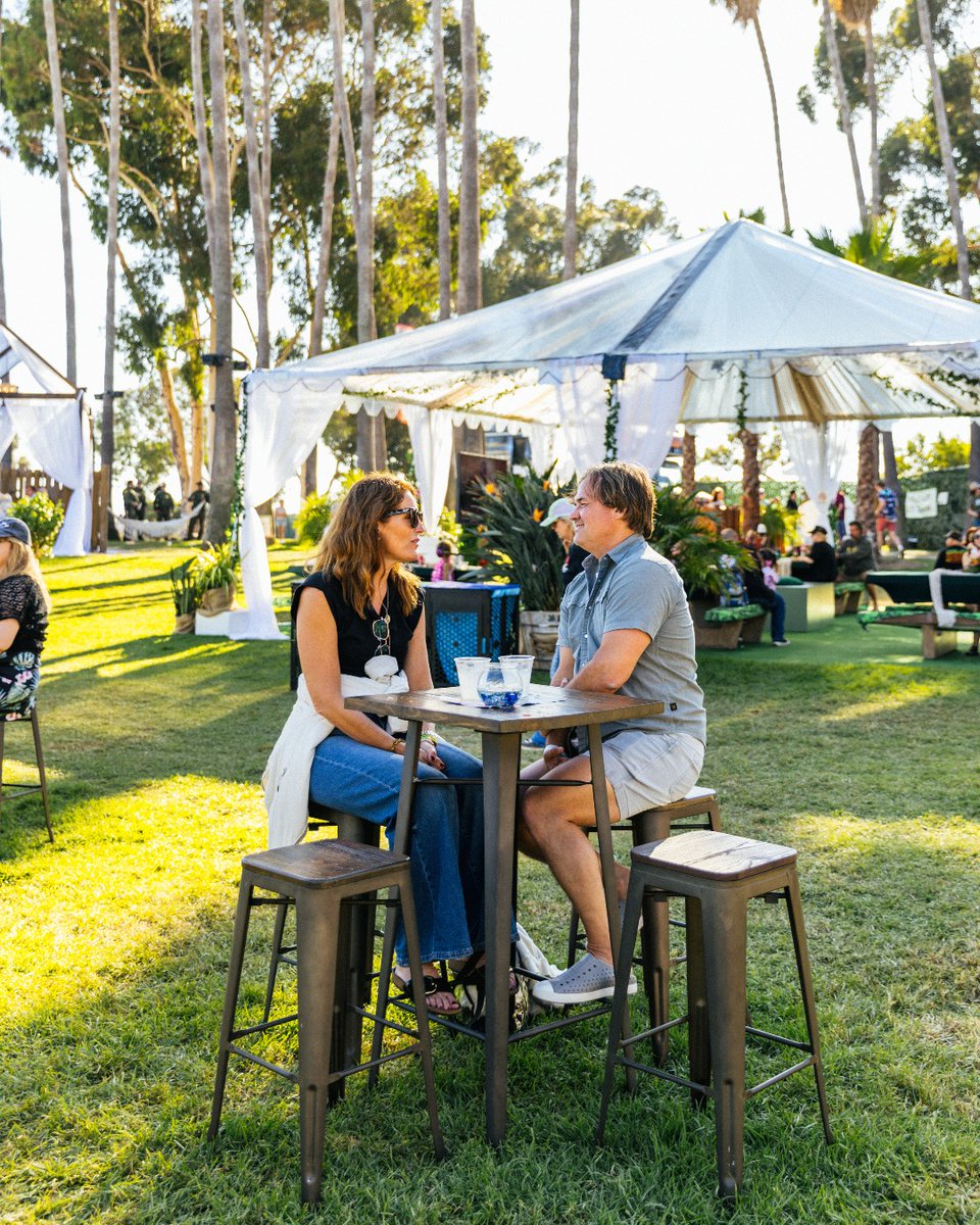 TheOhanaFest's tweet image. Your beachside getaway just got a serious glow-up ✨
Make your Ohana weekend unforgettable with VIP for two: Includes 3-day VIP tickets, 4-night stay steps from the fest, premium access, collectibles and more. 🌺 Explore our Ultimate VIP option at ohanafest.com/tickets