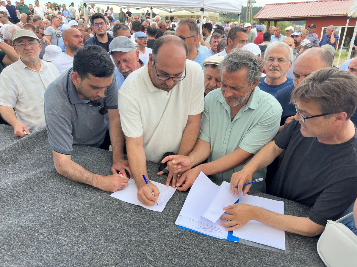 📍 Boyabat Kovaçayır Köyü

Bugün Kovaçayır Köyünde Halkımız destan yazdı. TALANCI CENGİZ'in kurmak istediği RANT İmparatorluğuna Millet izin vermeyeceğini gösterdi.

Cengiz ve İşbirlikçilerine karşı mücadeleyi daha da büyüteceğiz. Boyabat'ımız da Sinop'umuz da SAHİPSİZ değil!