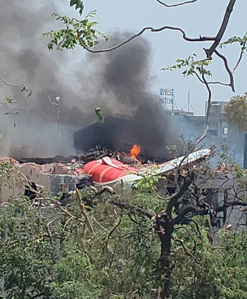 DivakarSahani8's tweet photo. Today's unexpected plane and medical college accident in Ahmedabad,Gujarat is extremely sad and heart-rending.May Lord Shri Ram give peace to the souls of those killed in the accident. My condolences to their families. @airindia
#AhmedabadAirport #plancrash https://t.co/CSIBcIyLPD