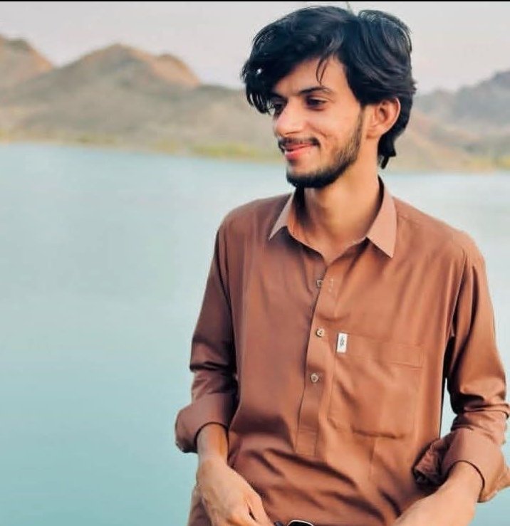 NasreenBaloch23's tweet photo. ہمارے مسکراہٹوں کو آپ برداشت کیوں نہیں کر سکتے !
#SaveBalochStudents 
#ReleaseHuzairBaloch https://t.co/SgpGlKmvBr