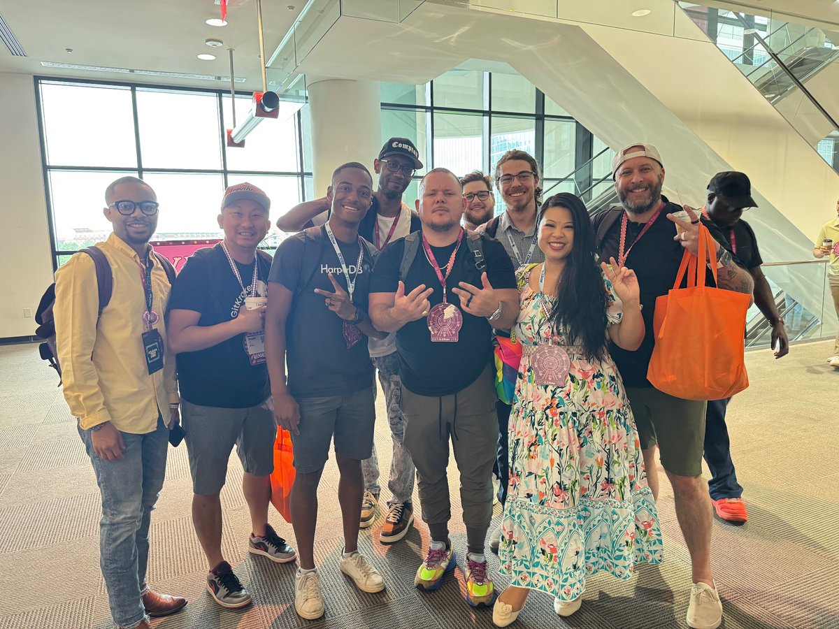 ladyleet's tweet image. There’s nothing like a @renderatl party! And @ken_wheeler finally showed up! 

@shashiwhocodes @iamwix @anthonydmays @ryandotfurrer 

#renderatl #atltechweek