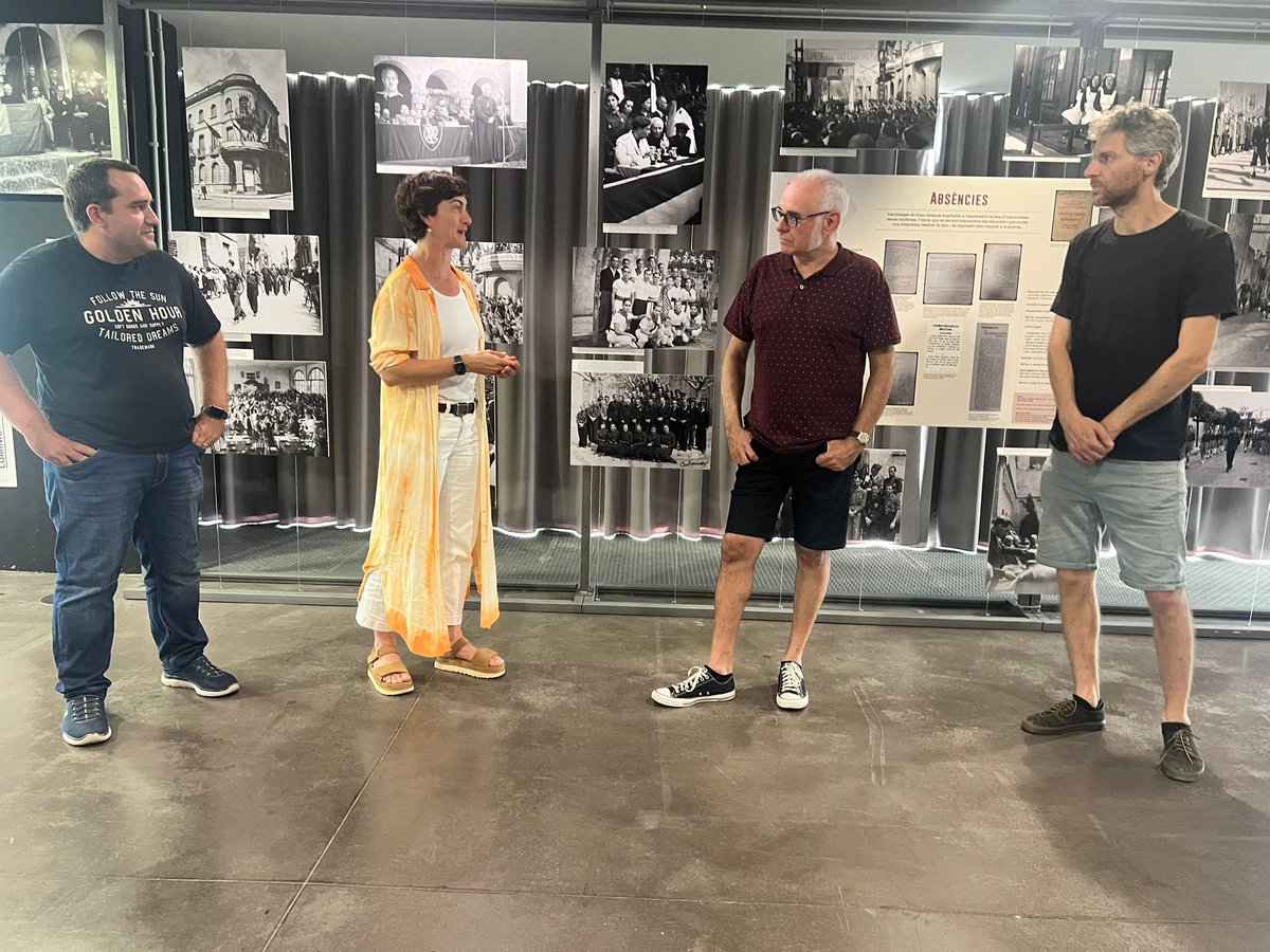 Gran èxit amb més de 20 persones que han seguit les excel·lents explicacions del comissari José F. Mota. 

Gràcies a totes per venir i recordeu que l’exposició estarà, fins el 13 de juliol, al vestíbul <a href="/ajsantcugat/">Aj. Sant Cugat</a>

#SIA2025 #IAW2025 #PaisArxius <a href="/luminicfestival/">Lumínic</a>