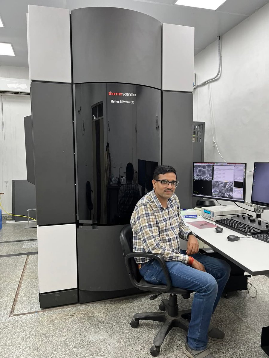 profrahulk's tweet image. This is the newly installed Fixed Ion Bean-SEM at AIIMS New Delhi. Credit goes to my ex-supervisor Prof. S.C. Yadav, AIIMS New Delhi. He has also been a visiting faculty at Stanford. I was working as DST Nanomission Fellow under him before joining as Assistant Professor in Bihar.