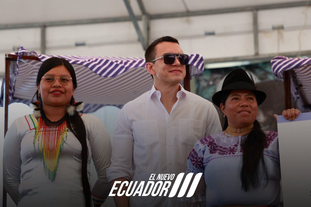 ElPortalEcu's tweet image. ⚪️ El presidente Daniel Noboa entregó USD 800 mil no reembolsables como parte del proyecto #Profecpiam, dentro de un fondo total de USD 40 millones destinado a fortalecer a organizaciones indígenas, afroecuatorianas y montubias. Estos recursos impulsarán el emprendimiento y el…