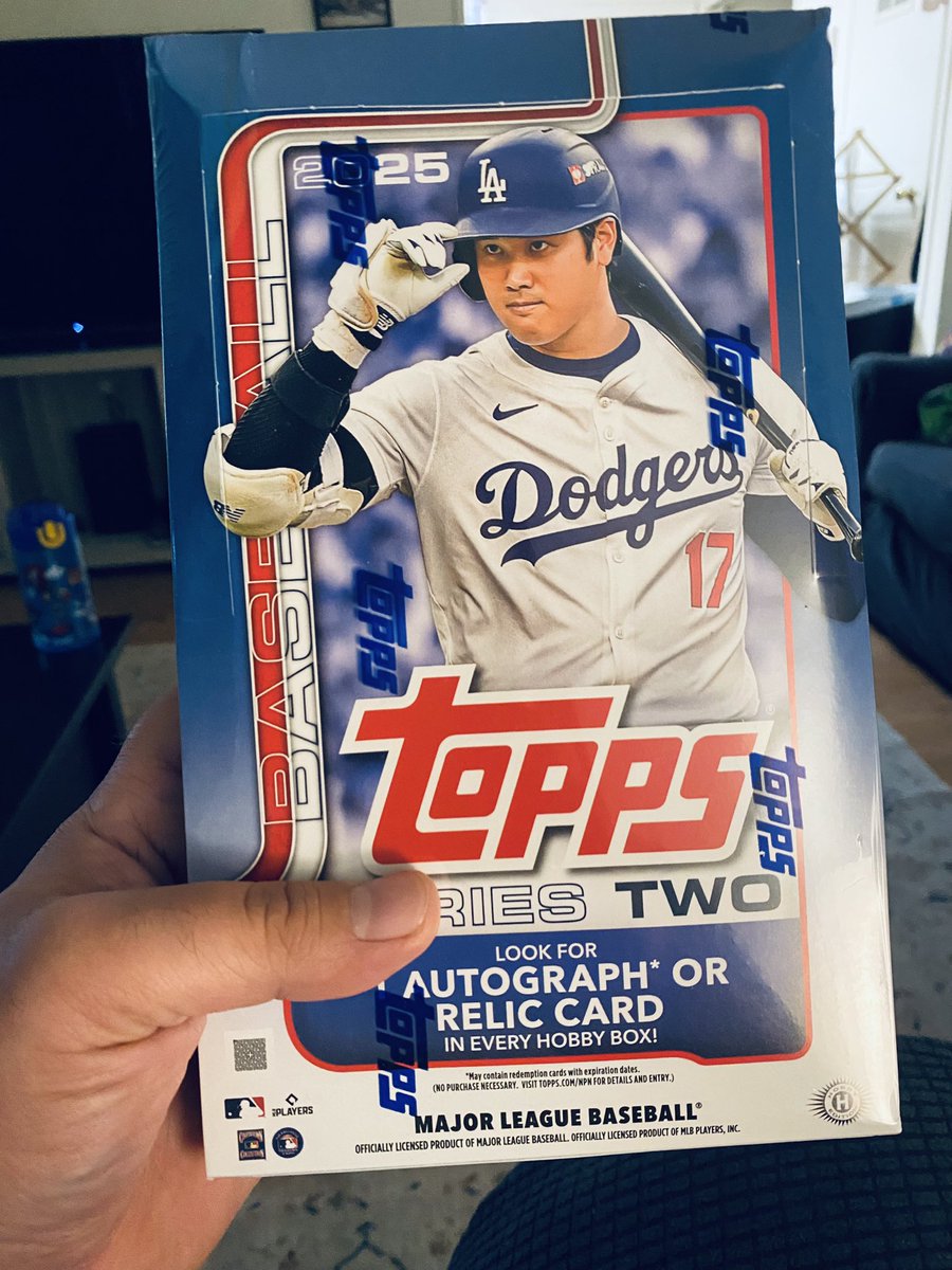 Cutting_E_Cards's tweet image. Pre- ordered this hobby box directly from Topps website. Didn’t think it would ever be delivered since release day had come and gone… But it’s finally here. ⚾️💪😎🔥
#Topps 
#MLB 
#toppsseries2