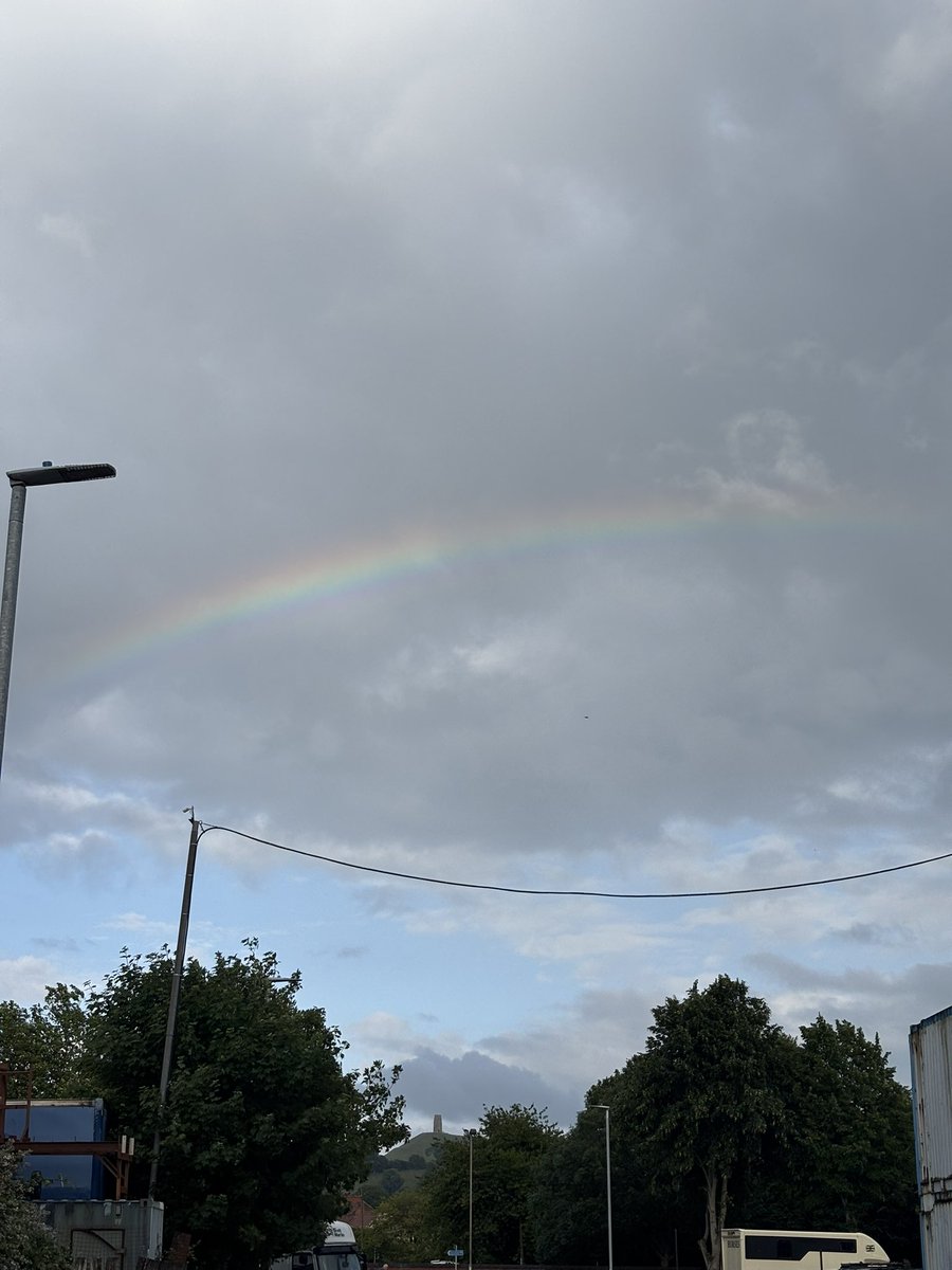 19:05 - And also, rainbows
#Glastonbury #Weather