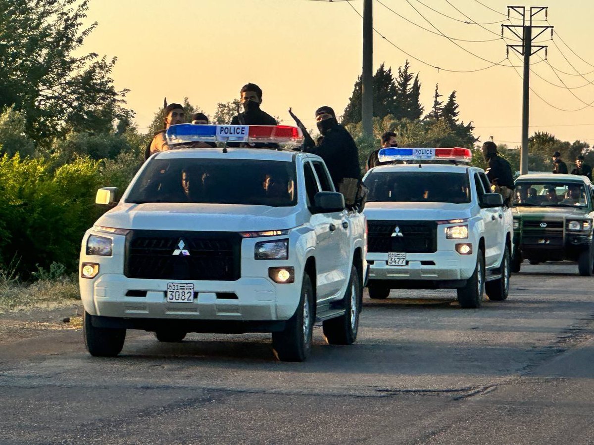QUSAY_NOOR_'s tweet photo. The Internal Security Directorate in #Daraa province has sent reinforcements to the Masyaken #Jalin area in western rural #Daraa, following an armed ambush targeting a security patrol. The patrol was responding to a security alert about an outlaw group setting up a checkpoint in the area.