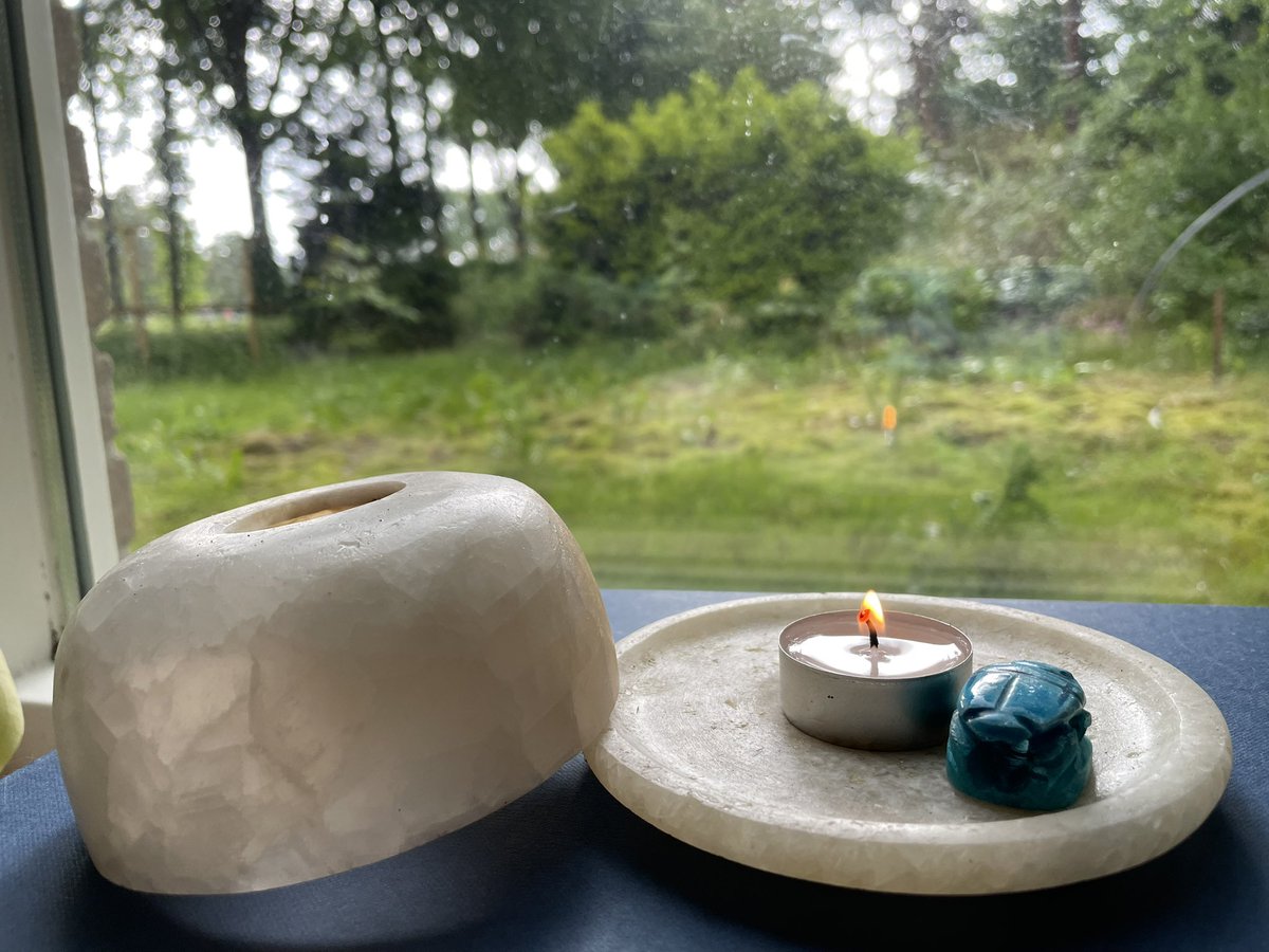 E_stherFoppen's tweet image. Weer wat geleerd: #bokehshot
Alleen bij mij zorgt mn vieze raam en de reflectie ervoor dus niet genaild🤣