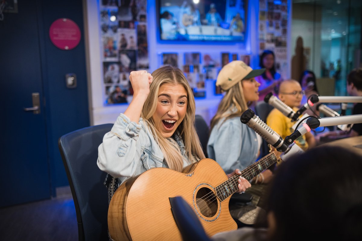 Ryan Seacrest Foundation tweet media