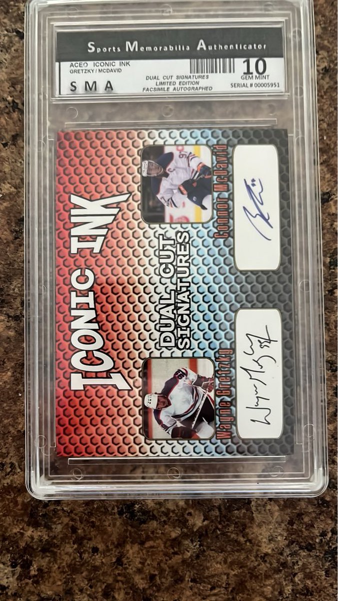 This is the part of #TheHobby that turns away so many would-be collectors.

I spotted this one in a Facebook group today. Everything about this piece is fraudulent.

There needs to be better attention and warning. 

#Collect