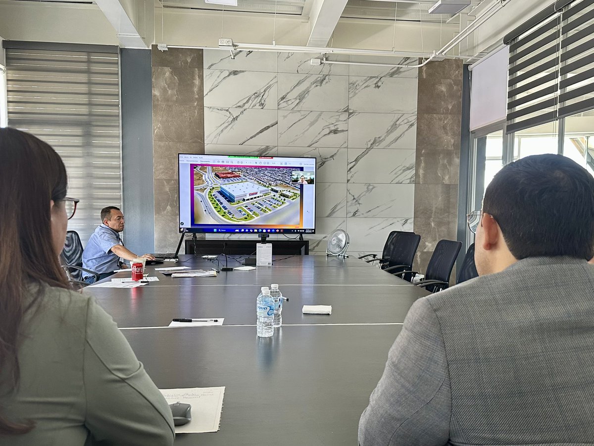 _JorgeMirandaC's tweet photo. Esta mañana sostuvimos una reunión virtual con el Lic. Francisco Becerril, representante de Costco México, con el objetivo de continuar atrayendo inversión a Zacatecas y así fortalecer su desarrollo y crecimiento económico, como ha sido la encomienda del gobernador @DavidMonrealA https://t.co/pEjTqn6mOe