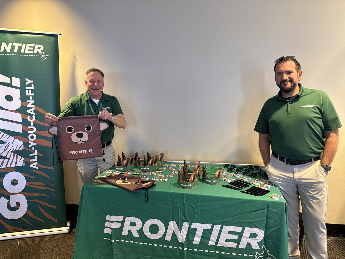 SanDiegoAirport's tweet image. New flights with @FlyFrontier now available:
✈️ SAN - Chicago
✈️ SAN - Salt Lake City
✈️ SAN - Austin
Flyfrontier.com
