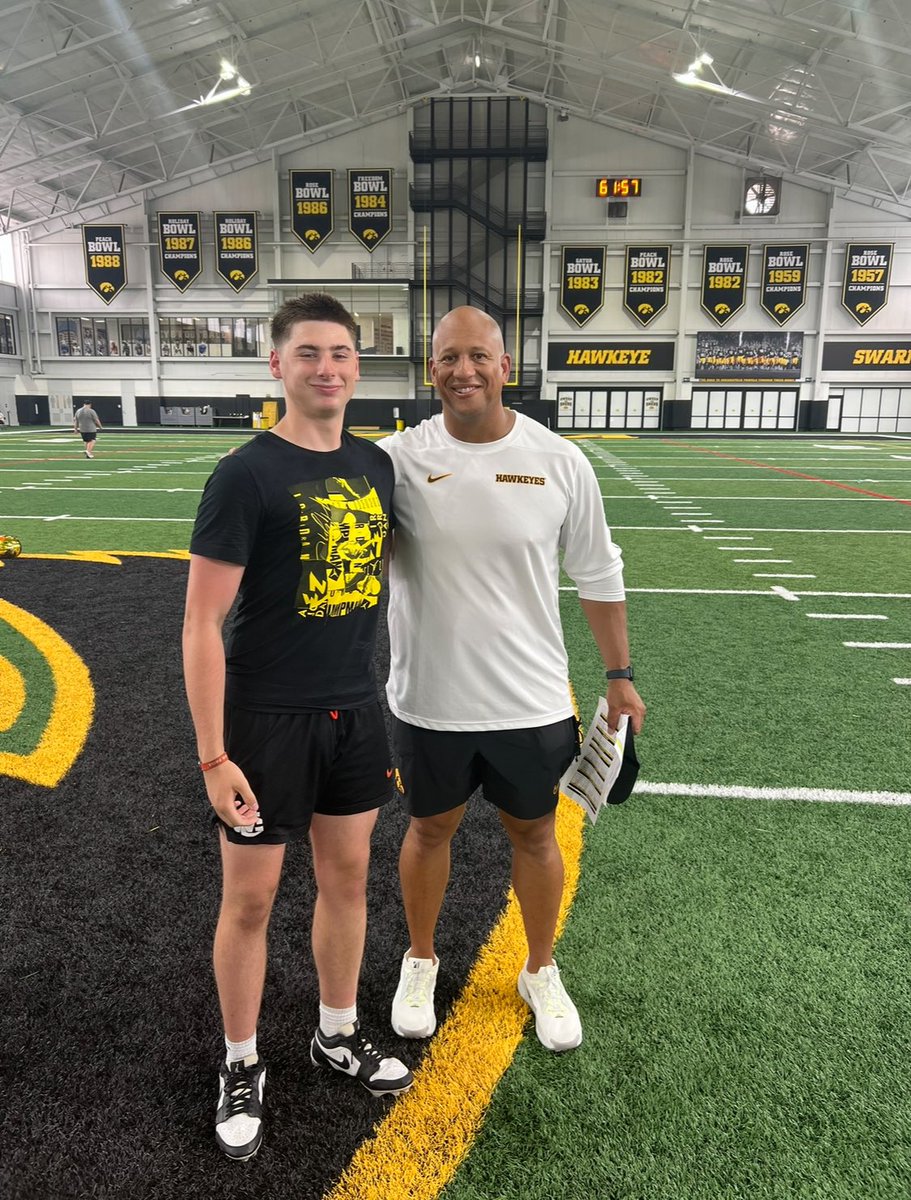 Malakai Lewis Long snapper tweet media