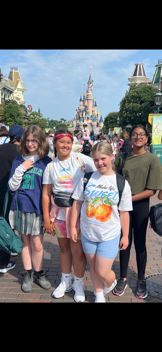 Sara Mitchell tweet media