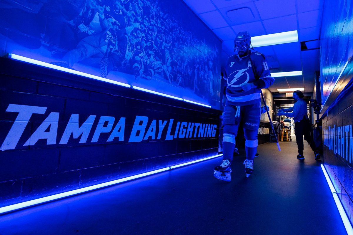 In a season he won his second-straight Art Ross Trophy with 121 points, #GoBolts F Nikita Kucherov finishes 3rd in the Hart Memorial Trophy Race with 25 first place votes and 973 voting points.

Most valuable player award goes to G Connor Hellebuyck, who had 1,346 voting points.