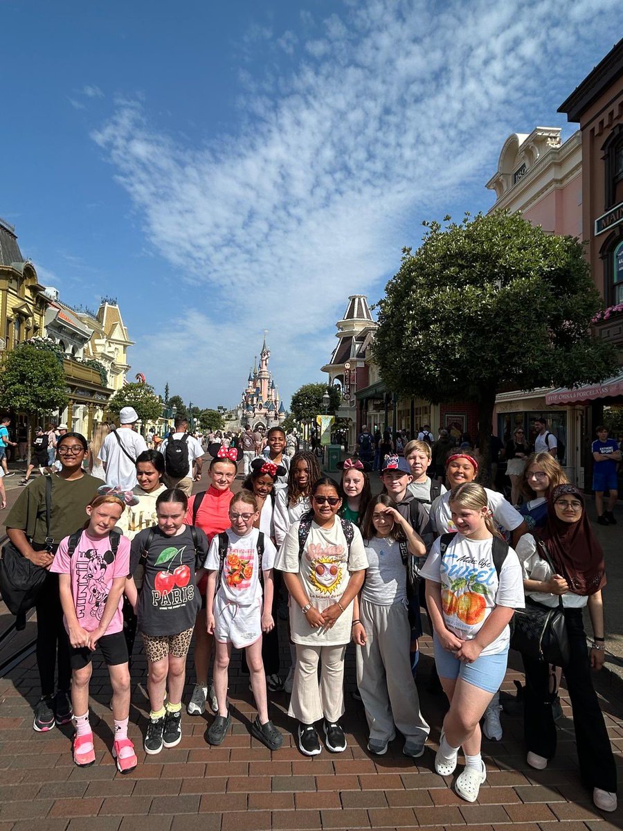 What an amazing day the children have had at Disneyland Paris today - magical memories made! <a href="/NewParkPrimary/">New Park Primary School</a> <a href="/NewparkPCM/">Rob Povey</a>